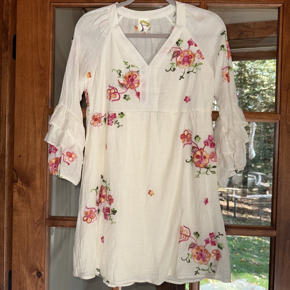 Fig and Flower Ivory Floral Embroidered Ruffle Bell Sleeve Tunic Dress‎ P Small